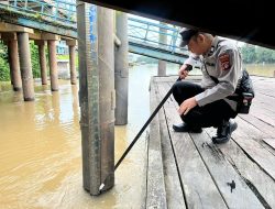 Piket Polsek Bulik Cek debit air di Wilayah Polsek Bulik
