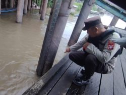 Piket Polsek Bulik Cek debit air di Kelurahan Nanga Bulik