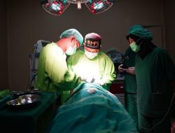 *Wujud Kepedulian di Hari Bhayangkara ke-79, Rumkit Bhayangkara Gelar Bakti Kesehatan Operasi Bibir Sumbing Dan Celah Lelangit*