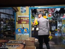 Piket Polsek Sambangi dan Silaturahmi Ke Pedagang