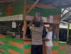 Bhabinkamtibmas Sosialisasikan Layanan Hotline 110 kepada Masyarakat