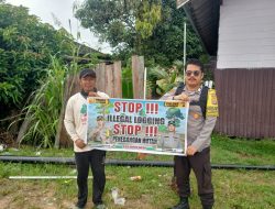 Bhabinkamtibmas laksanakan Sosialisasikan tentang larangan dan sangsi Pidana bagi pelaku Ileggal Logging kepada masyarakat di  Desa Binaan.