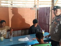 Polsek Lamandau Sambang Masyrakat yang Sedang Nongkrong